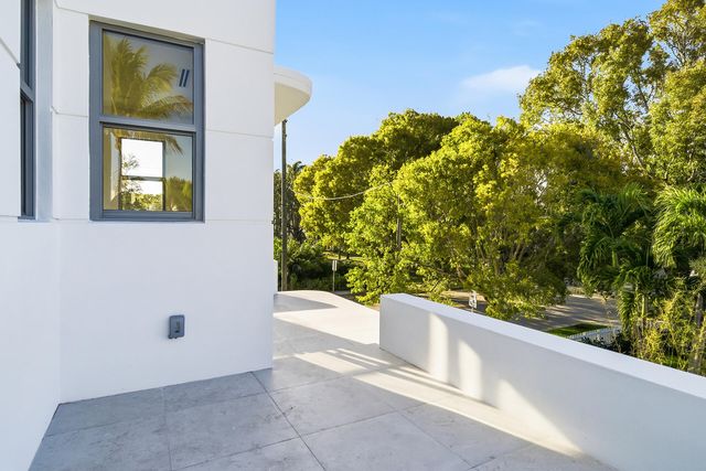 785 Park Place, West Palm Beach, FL 33401