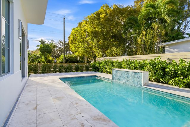 785 Park Place, West Palm Beach, FL 33401