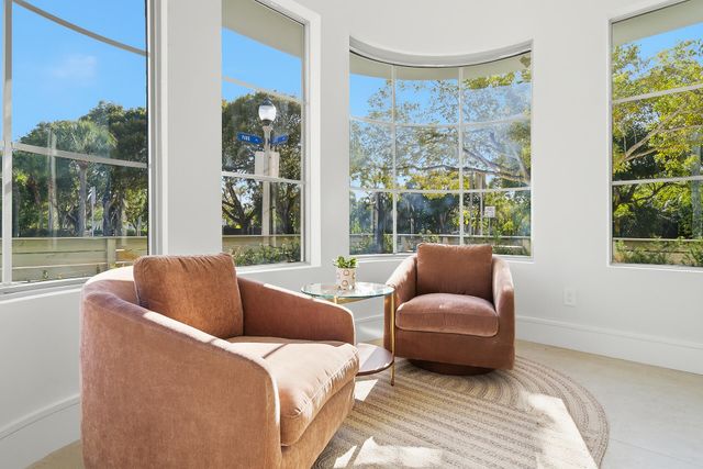 785 Park Place, West Palm Beach, FL 33401