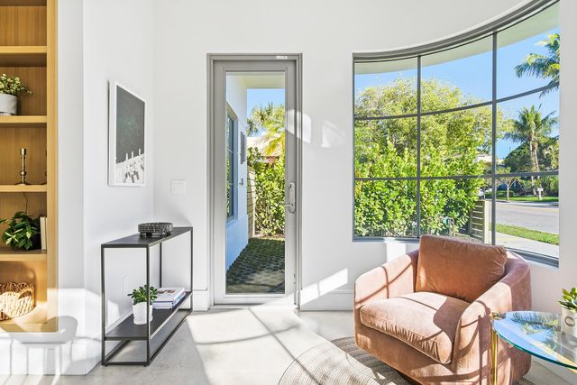 785 Park Place, West Palm Beach, FL 33401