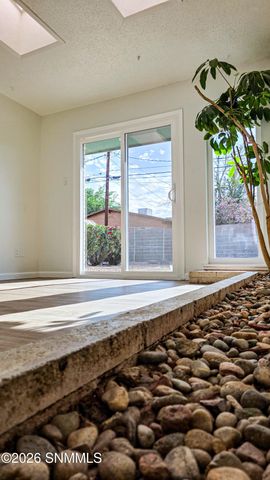 1855 Thomas Drive, Las Cruces, NM 88011