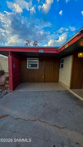 1855 Thomas Drive, Las Cruces, NM 88011