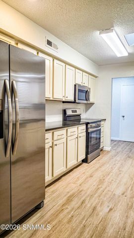 1855 Thomas Drive, Las Cruces, NM 88011