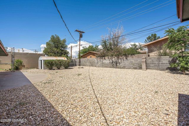 1855 Thomas Drive, Las Cruces, NM 88011