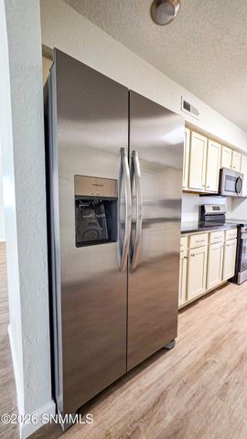 1855 Thomas Drive, Las Cruces, NM 88011