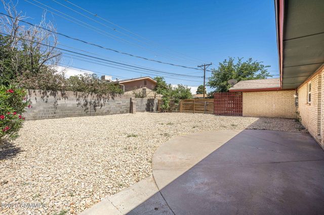 1855 Thomas Drive, Las Cruces, NM 88011