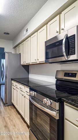 1855 Thomas Drive, Las Cruces, NM 88011