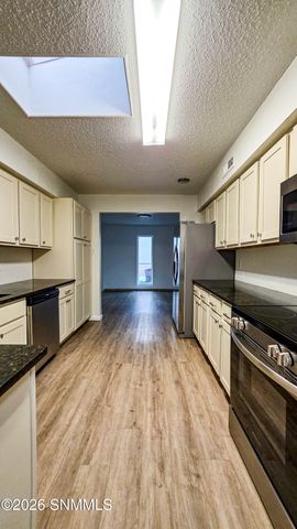 1855 Thomas Drive, Las Cruces, NM 88011