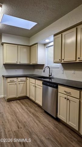 1855 Thomas Drive, Las Cruces, NM 88011