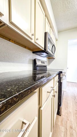 1855 Thomas Drive, Las Cruces, NM 88011