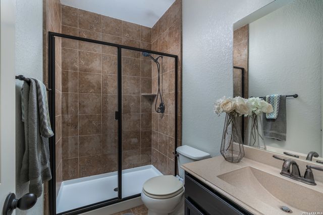 11331 Massive Mt, Helotes, TX 78023