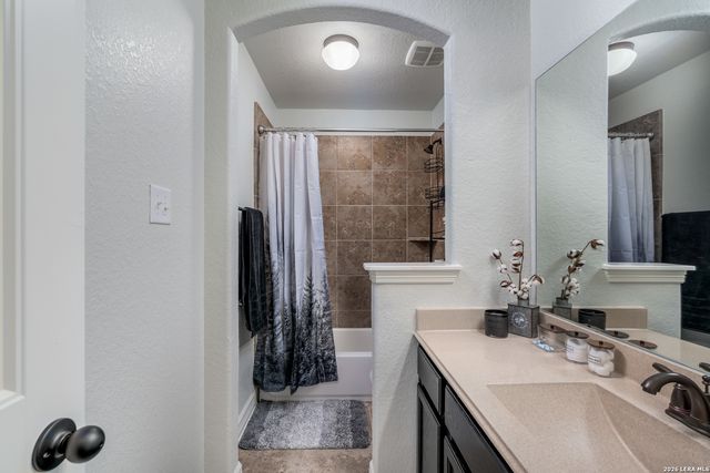 11331 Massive Mt, Helotes, TX 78023