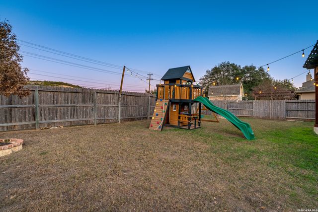 11331 Massive Mt, Helotes, TX 78023