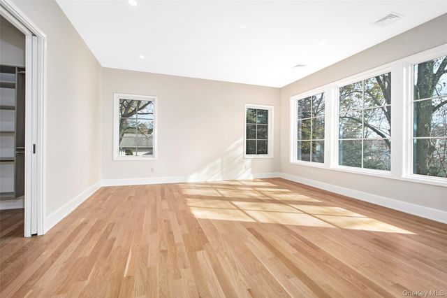 2 Myrtledale Road, Scarsdale, NY 10583