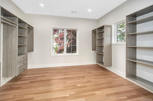 2 Myrtledale Road, Scarsdale, NY 10583