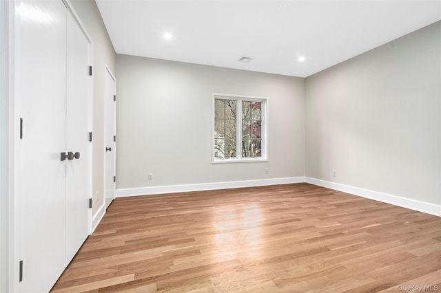 2 Myrtledale Road, Scarsdale, NY 10583