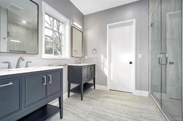 2 Myrtledale Road, Scarsdale, NY 10583
