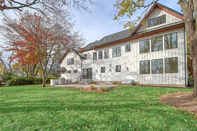 2 Myrtledale Road, Scarsdale, NY 10583
