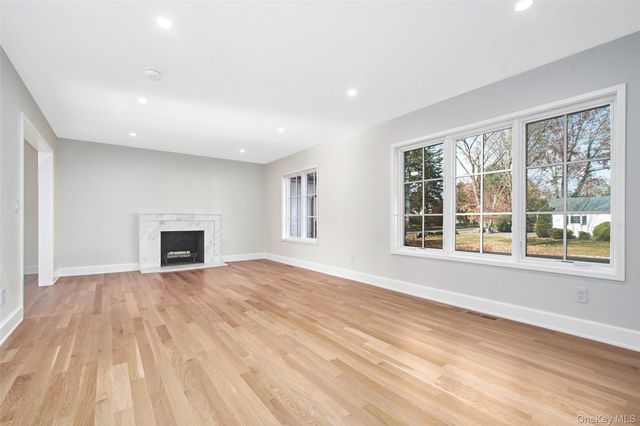 2 Myrtledale Road, Scarsdale, NY 10583