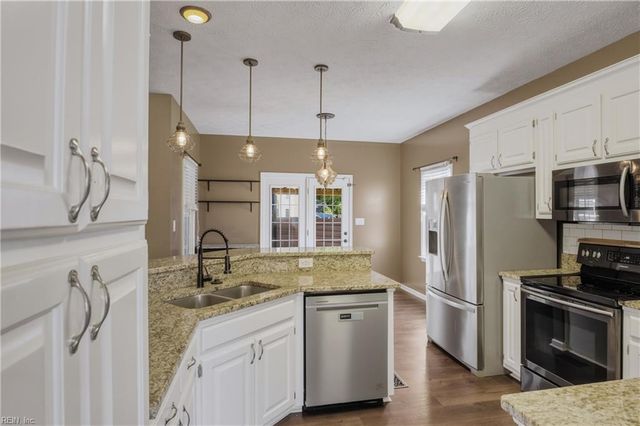 200 Keswick PL, Smithfield, VA 23430