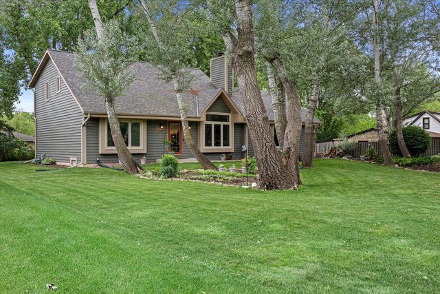S74W14933 Woods ROAD, Muskego, WI 53150