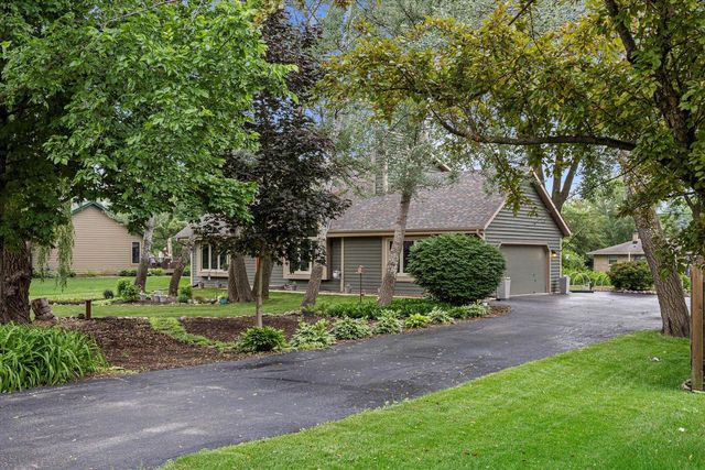 S74W14933 Woods ROAD, Muskego, WI 53150