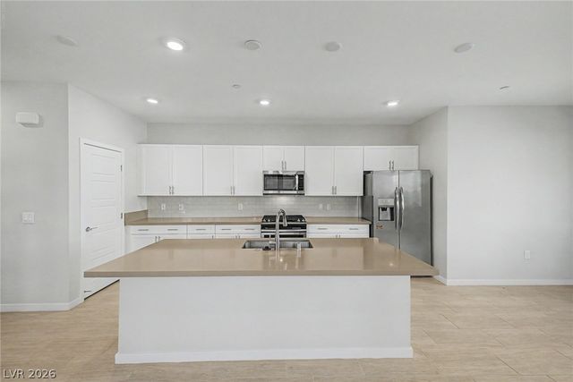 11429 Rain Canyon Avenue 102, Las Vegas, NV 89135