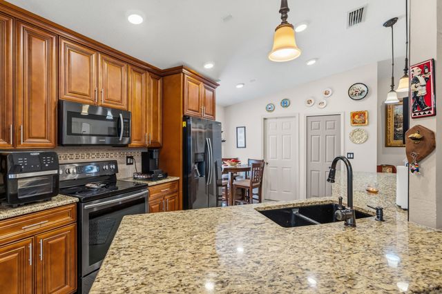 1013 E 13th Square, Vero Beach, FL 32960