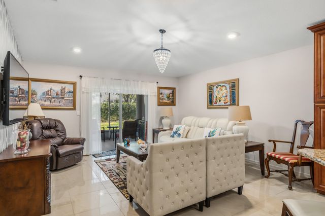 1013 E 13th Square, Vero Beach, FL 32960