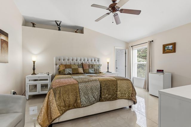 1013 E 13th Square, Vero Beach, FL 32960