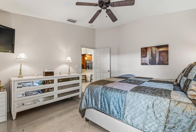 1013 E 13th Square, Vero Beach, FL 32960