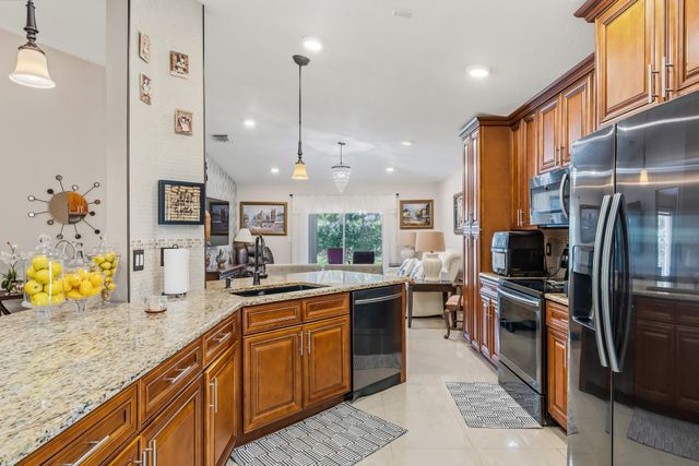 1013 E 13th Square, Vero Beach, FL 32960