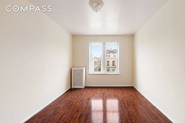 31-22 36th Street, New York City, NY 11106
