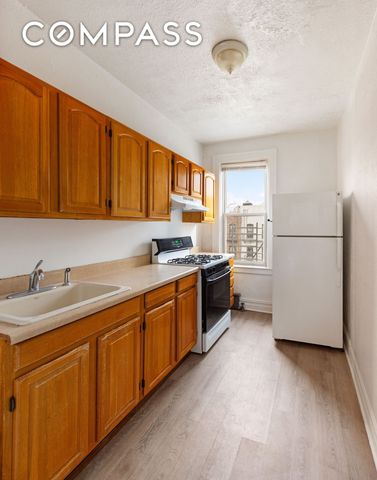 31-22 36th Street, New York City, NY 11106