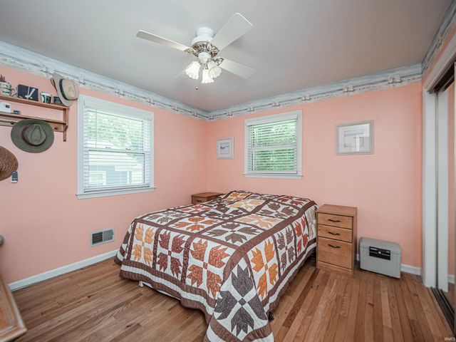 8103 Pine Creek Drive, Evansville, IN 47710