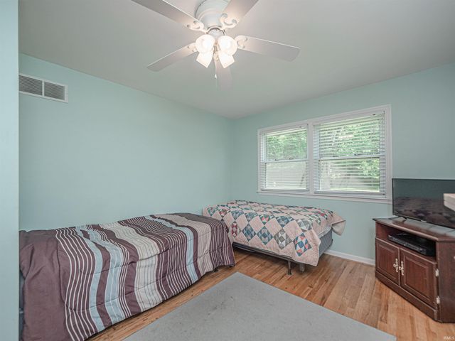 8103 Pine Creek Drive, Evansville, IN 47710