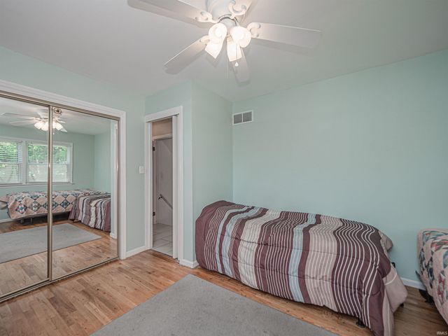 8103 Pine Creek Drive, Evansville, IN 47710