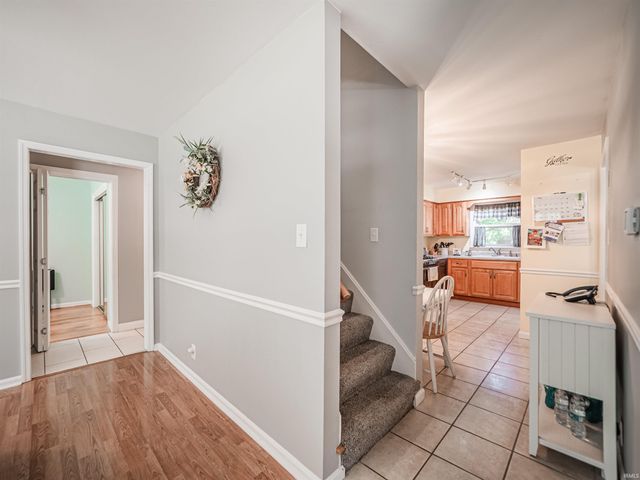 8103 Pine Creek Drive, Evansville, IN 47710