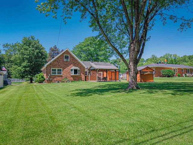 8103 Pine Creek Drive, Evansville, IN 47710