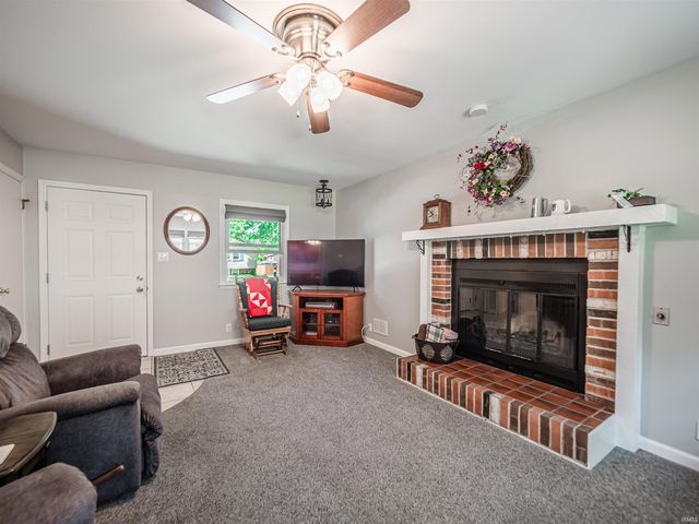 8103 Pine Creek Drive, Evansville, IN 47710