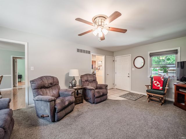 8103 Pine Creek Drive, Evansville, IN 47710