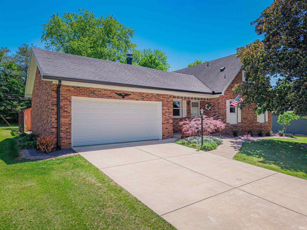8103 Pine Creek Drive, Evansville, IN 47710