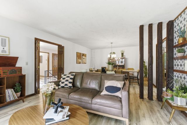 2860 S Chambery Avenue, Springfield, MO 65804