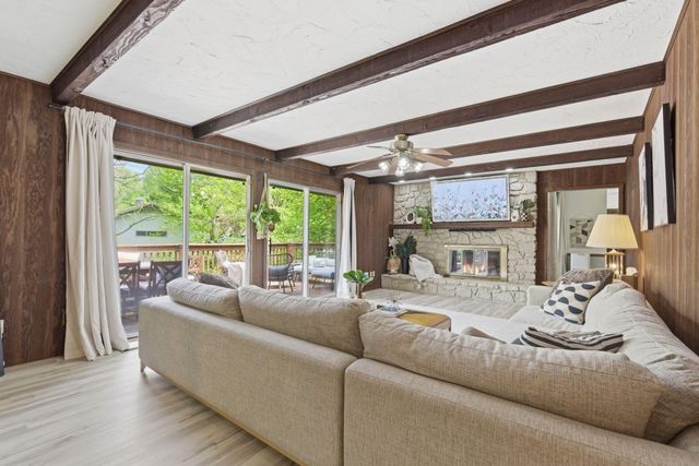2860 S Chambery Avenue, Springfield, MO 65804