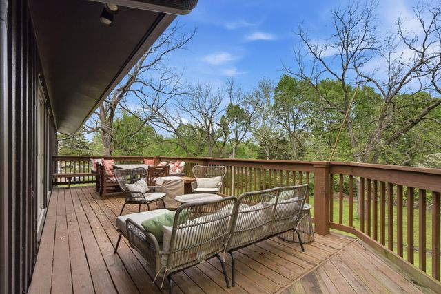 2860 S Chambery Avenue, Springfield, MO 65804