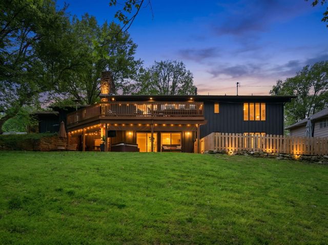 2860 S Chambery Avenue, Springfield, MO 65804