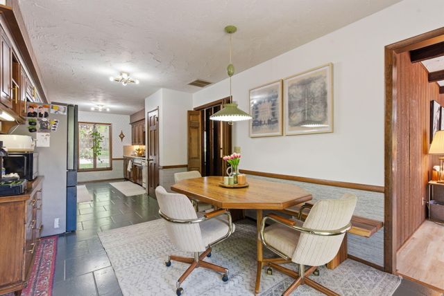 2860 S Chambery Avenue, Springfield, MO 65804