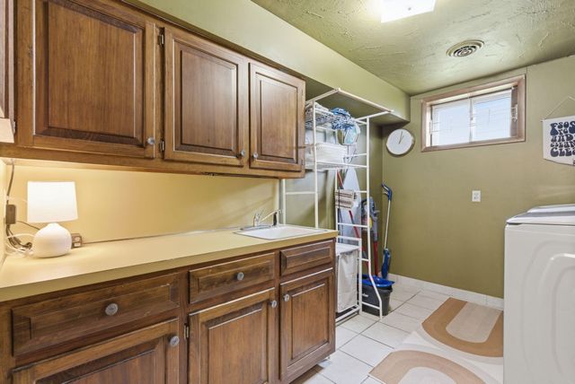 2860 S Chambery Avenue, Springfield, MO 65804