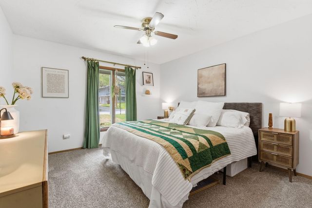 2860 S Chambery Avenue, Springfield, MO 65804