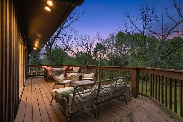 2860 S Chambery Avenue, Springfield, MO 65804